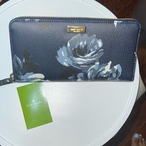 NWT Kate Spade Lacey Shore Street Night Rose Floral Zip Wallet- Navymulti
